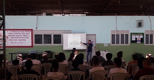 Imagem Alunos da EMEF Tiradentes participam de aula prática e palestra - 15.06.2022 - 01